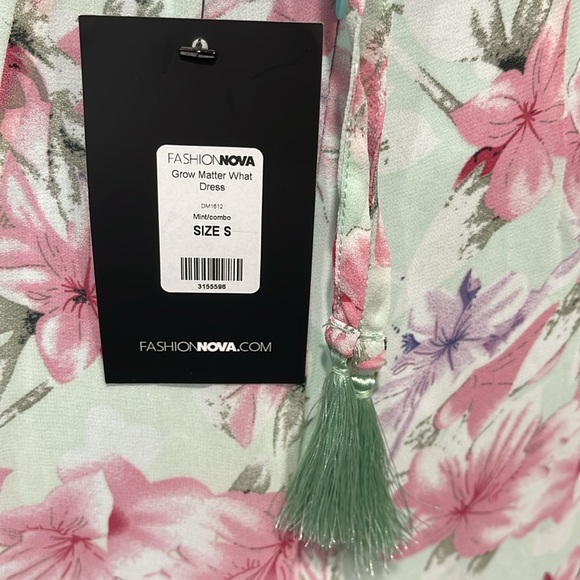 Fashion Nova Grow Matter What floral maxi dress size small mint pink NEW - Picture 10 of 16